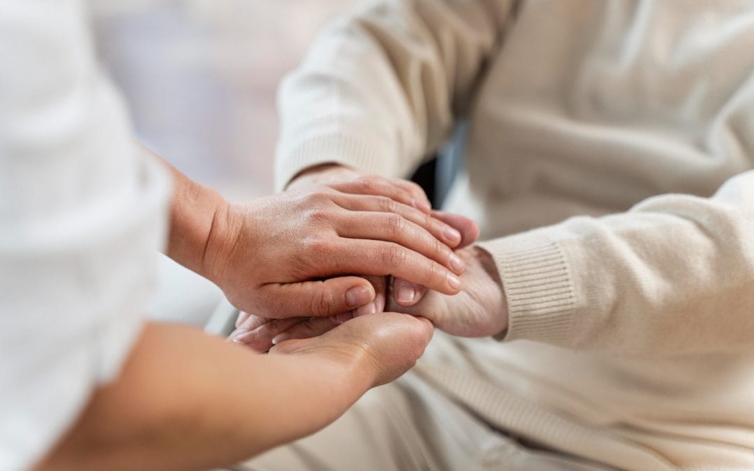 Jak dbać o dobrostan psychiczny i fizyczny jako opiekunka osób starszych?