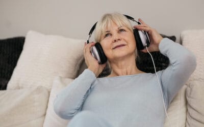 Muzykoterapia dla seniorów – jak muzyka wpływa na zdrowie psychiczne i fizyczne?