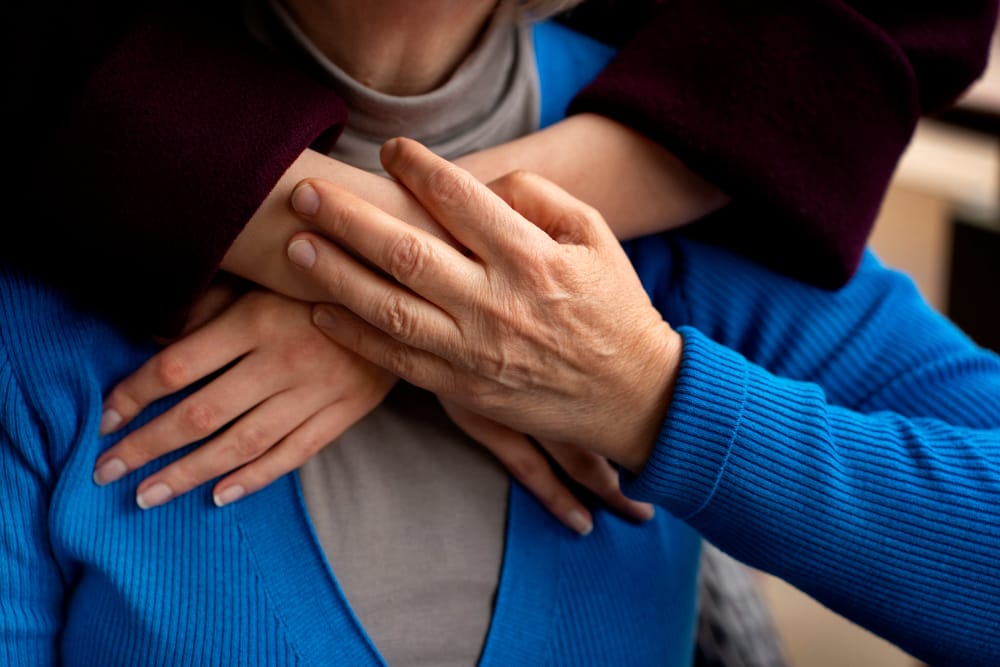 Jakie są różnice w systemie opieki nad seniorami w Irlandii i innych krajach UE?