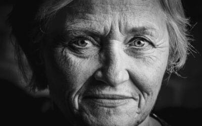 Inne wyzwania w pracy opiekunki: jak radzić sobie z trudnymi emocjami seniorów?